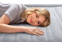 Intex Comfort Plush Extra Hoog Luchtbed - Queensize (152 Cm) -Bo-Camp Winkel 1320 1900 64418 inuse2 2022 300