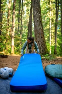 Therm-A-Rest MondoKing 3D 11.0 L Zelfopblazende Slaapmat 19 Therm-A-Rest MondoKing 3D 11.0 L Zelfopblazende Slaapmat -Bo-Camp Winkel 1900 1267 2020 thermarest oregon 3sisters geiser 0623